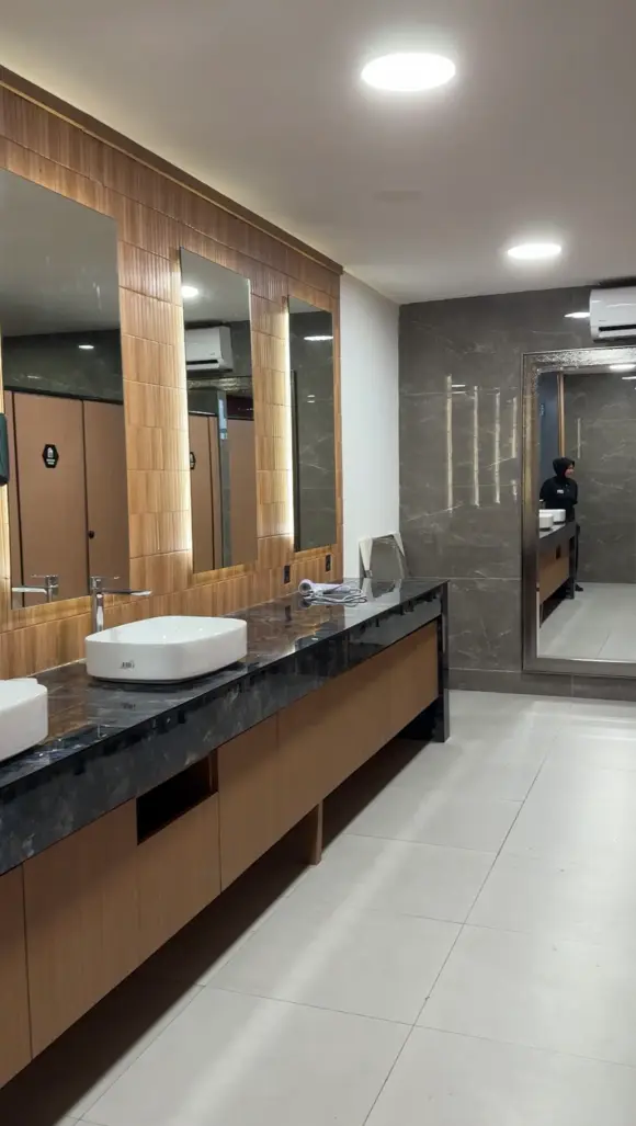 Restroom vanity